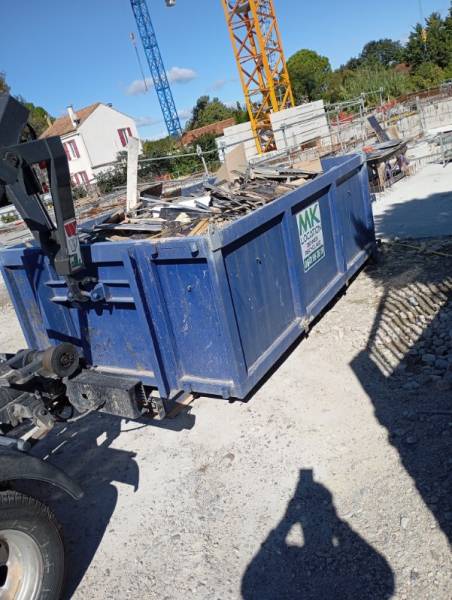 Louer une benne à Marseille DIB 7m3 pour déchets banaux industriels suite à chantier - Louer une benne à La Valentine