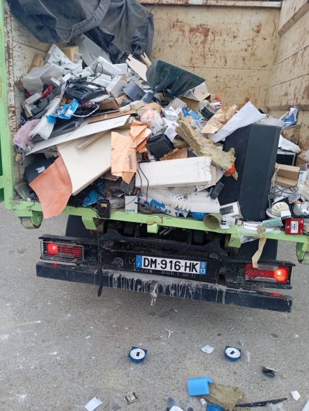 Location grosse benne XXL DIB 15m3 à Marseille, Aubagne, Allauch, Carry le Rouet